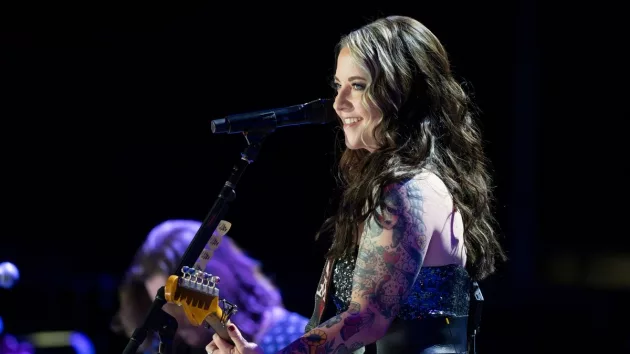 m_ashleymcbryde2024cmafest3disneylarrymccormack550011
