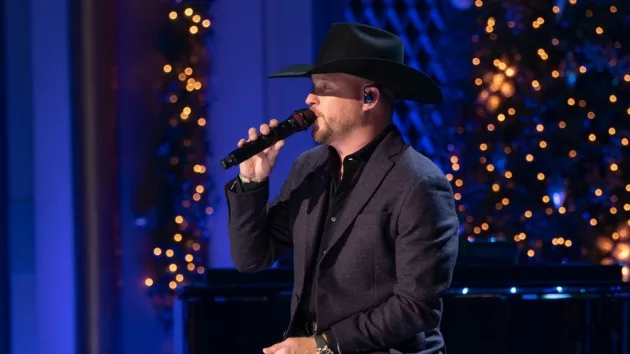 m_codyjohnsoncmacountrychristmas2024disneyconniechornuk16495