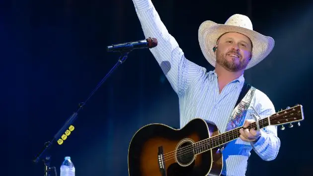 m_codyjohnsoncmafest2025abcpointing229166