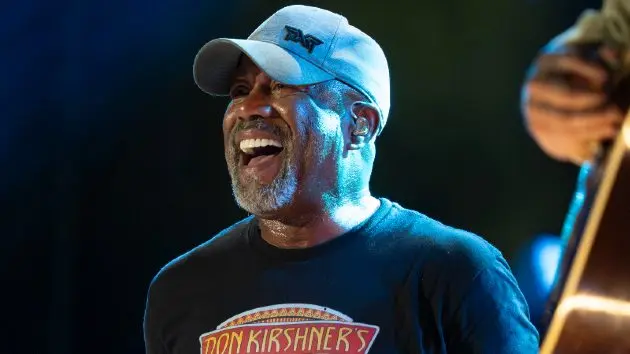 m_dariusruckercmafest2025abclaughing612363