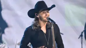 m_warrenzeiderstonightshow2025nbc180697