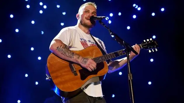 getty_zach20bryan_112425536441