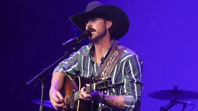 getty_rileygreensitting_120525jpg403015