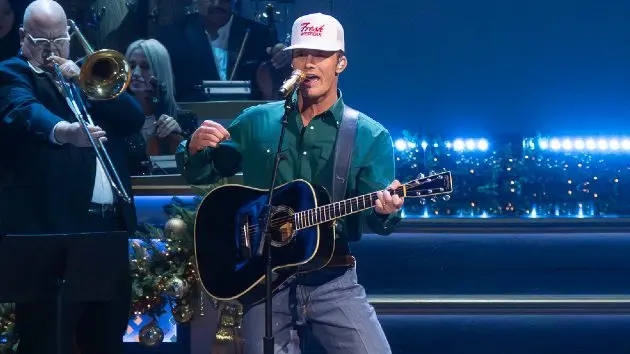 m_parkermccollumcmacountryxmas2025abc197433