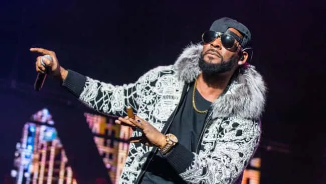 r-kelly-in-concert-detroit-mi