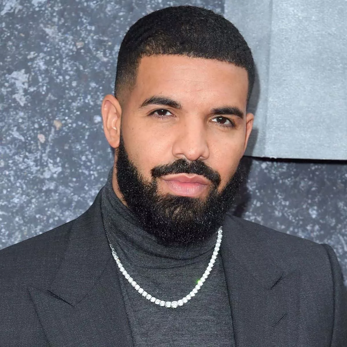 314d3251d7f439ffd52b7e805ed1c8a11a-30-drake-new-rsquare-w1200