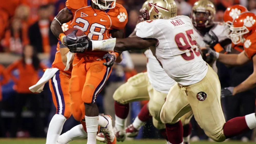 4324eae3-287a-4f4c-9ccd-42ff84c89027-usp_ncaa_football__florida_state_at_clemson