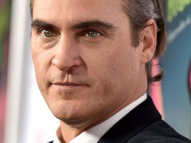 gty_joaquin_phoenix_sk_141112_4x3t_384