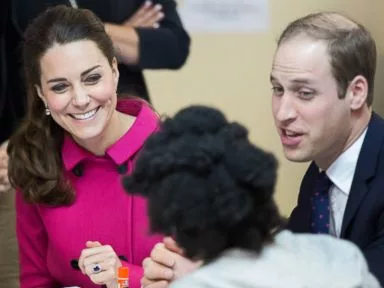 gty_william_kate_door_ll_141209_4x3t_384