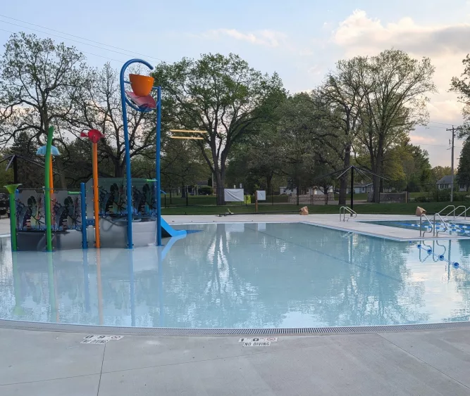 palmer-park-pool-pxl_20250513_2314436742