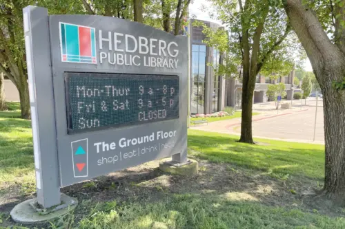 hedberg-public-library-sign