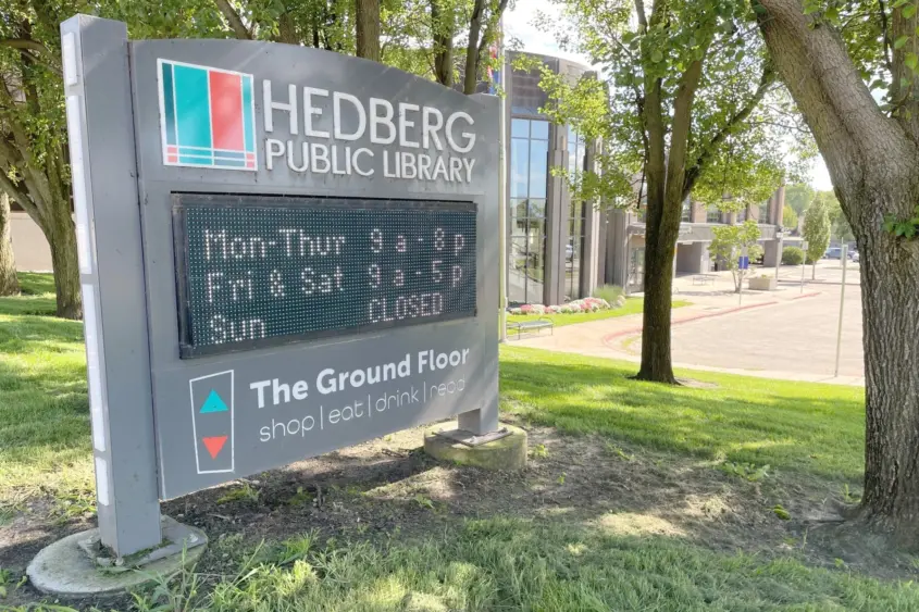 hedberg-public-library-sign