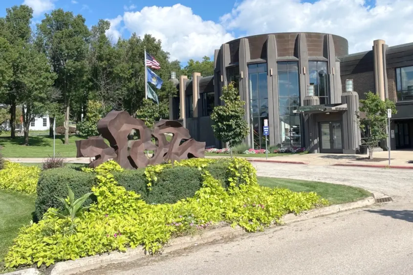 hedberg-public-library-river-sculpture