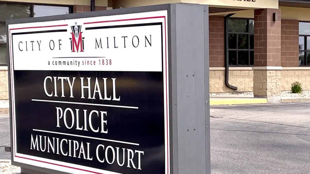 milton-city-hall-sign-and-facade