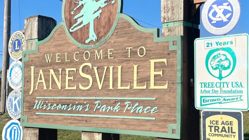 welcome-to-janesville-1