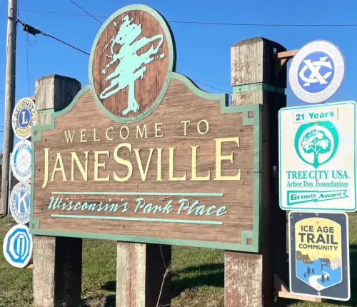 welcome-to-janesville-1