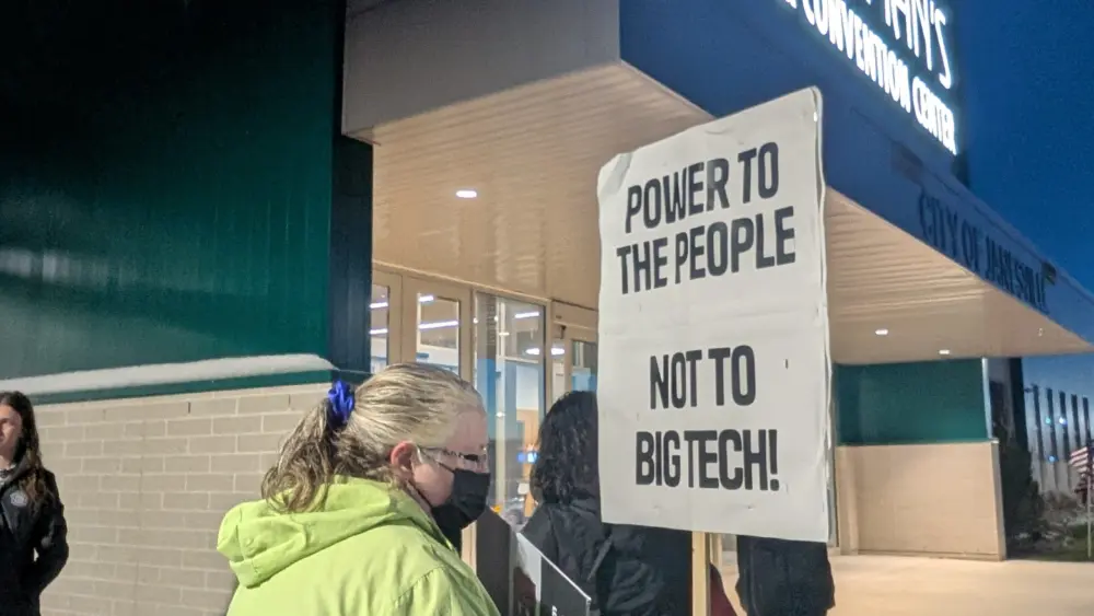 pxl_20251110_231535638