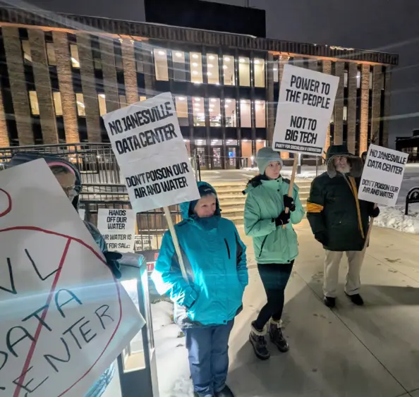 pxl_20251202_2312005422