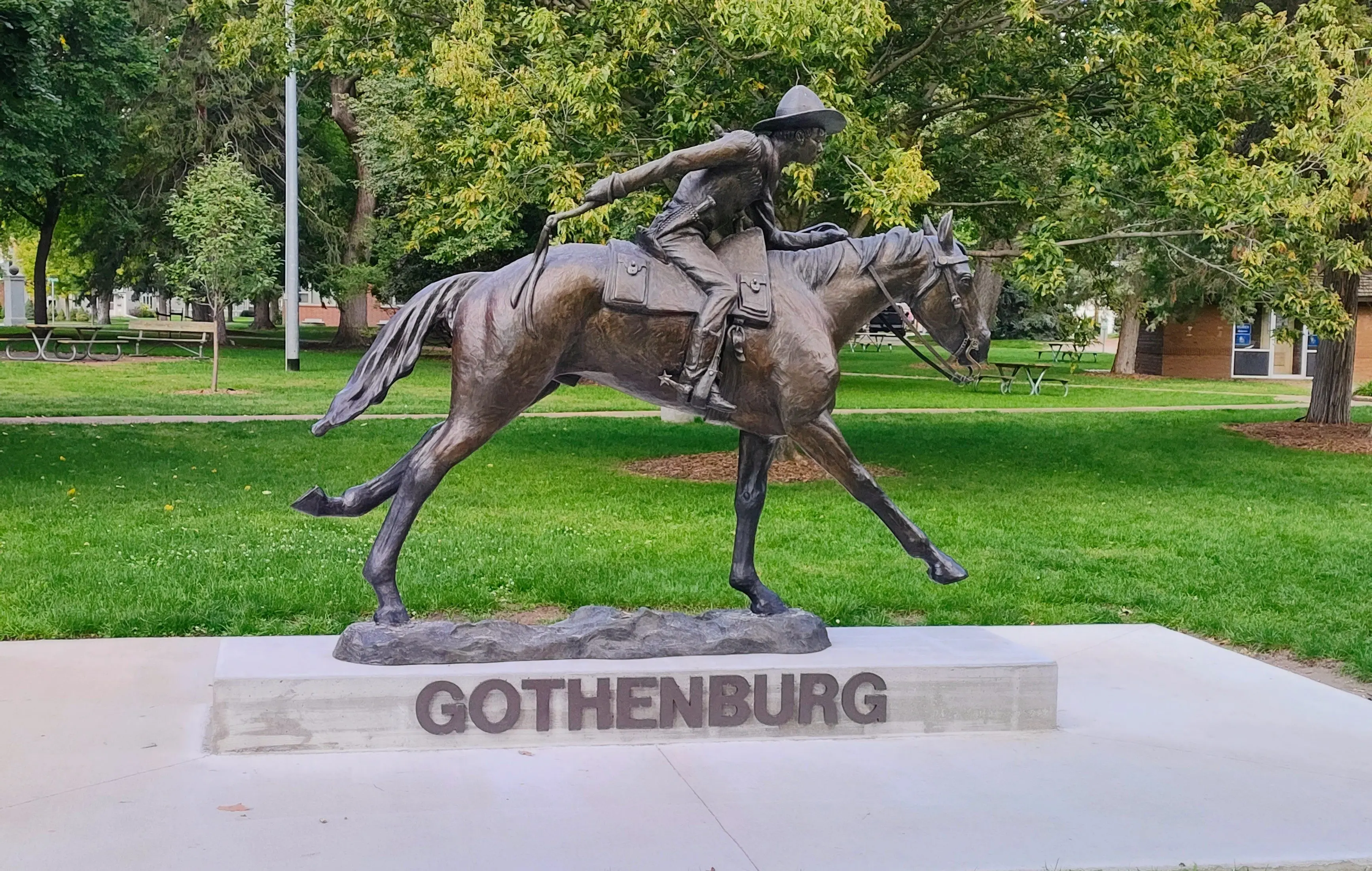 「Pony Express」 古き良きアメリカの大陸横断の速達郵便の彫刻 Pony Express Rider Sculpture to be Dedicated in Ehmen Park