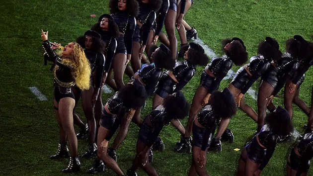 getty_beyoncesuperbowl2016_021916