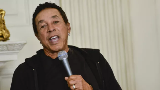 getty_smokeyrobinson630_040816