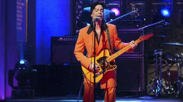 getty_princeonsnl2006_042416