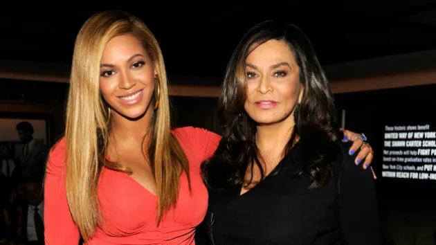 getty_beyonceandmother_630_051016