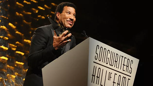 getty_lionelrichieshof_061016