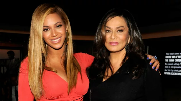 getty_beyonceandmom_630_061516