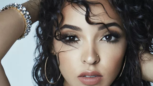 tinashe_dennisleupold_0812-1