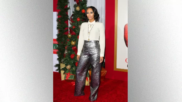 kerihilsonalmostchristmas_112316