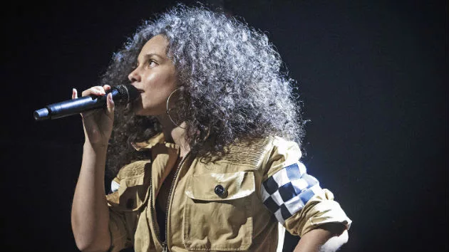 m_aliciakeypbslandmarkslive_120116