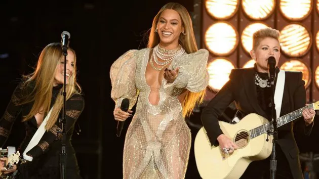 beyoncedixiechicks_12816