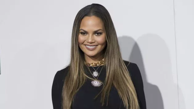 m_chrissyteigenama_122716