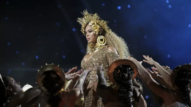 m_beyonce2017grammys_021317