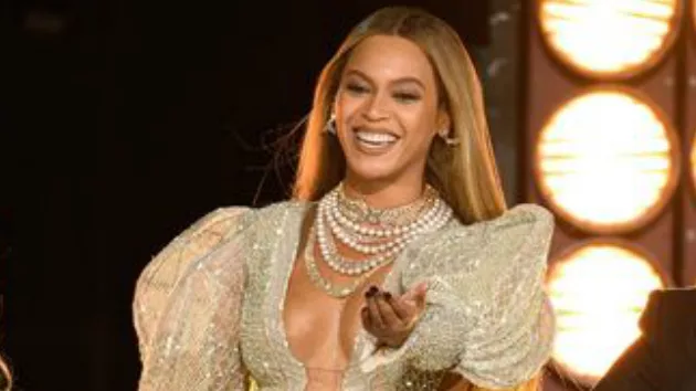 m_beyonce_122816-7