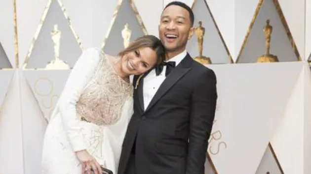 m_chrissytandjohnlegend_031417