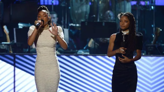 chloexhalle_112316-2