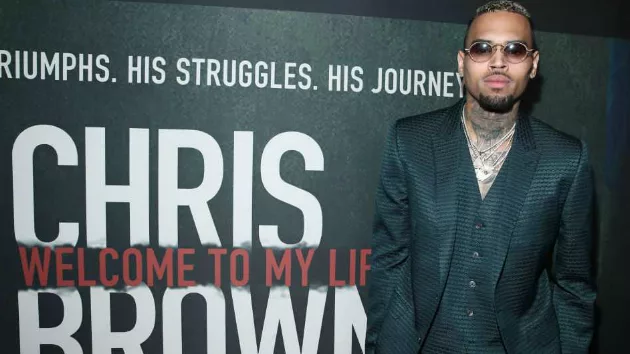 m_chrisbrownwtmlegtty_060817