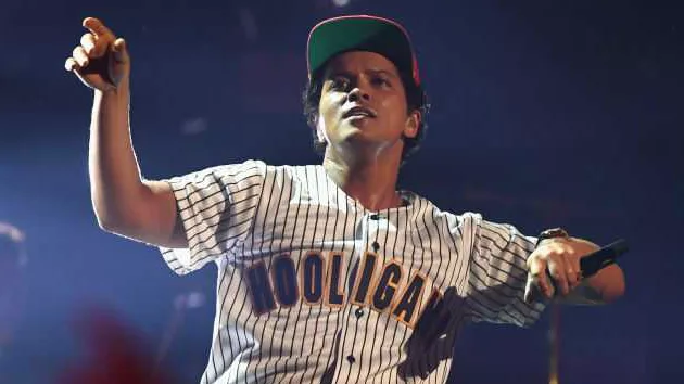 m_brunomarsgetty_062617