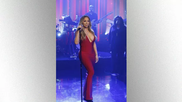 m_mariahcareynotsmiling_062317-3