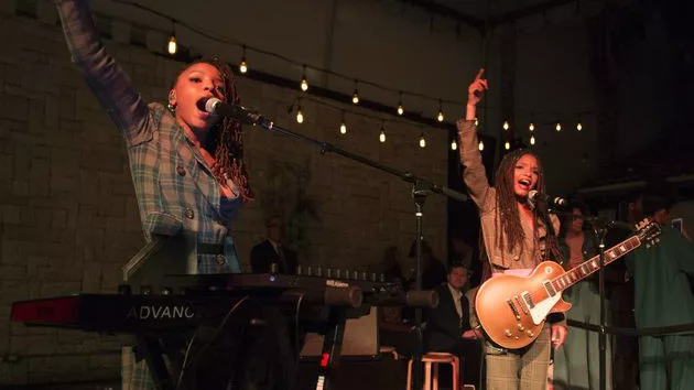 m_chloehallefreefrom_032218