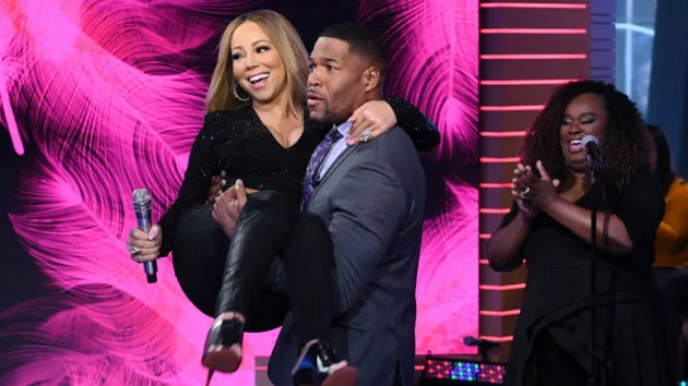 m_mariahcareyandstrahan_111918