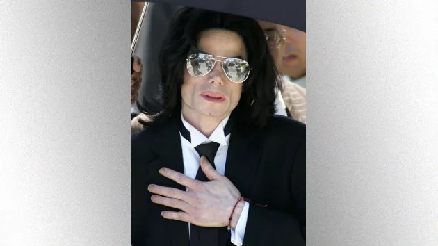 getty_michaeljackson2005_010919