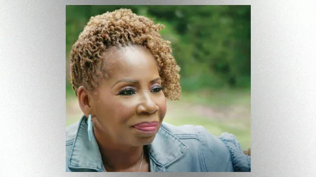 m_iyanlavanzant_11019