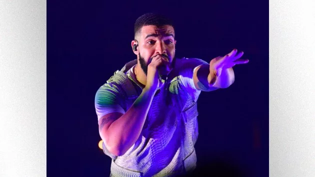 getty_drakeonstage_012219