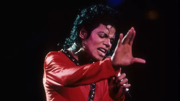 getty_michaeljacksononstage_012819