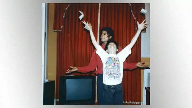 m_michaeljacksonjamessafechuck630_leavingneverlandstill_022819