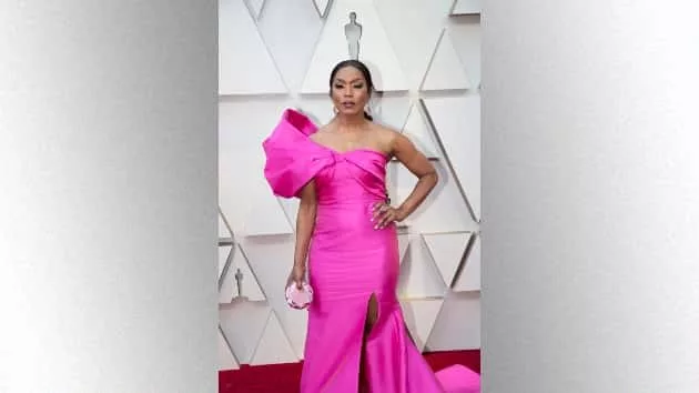 getty_angelabassett_71119