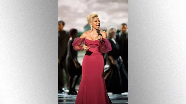 m_maryjblige_61119-2